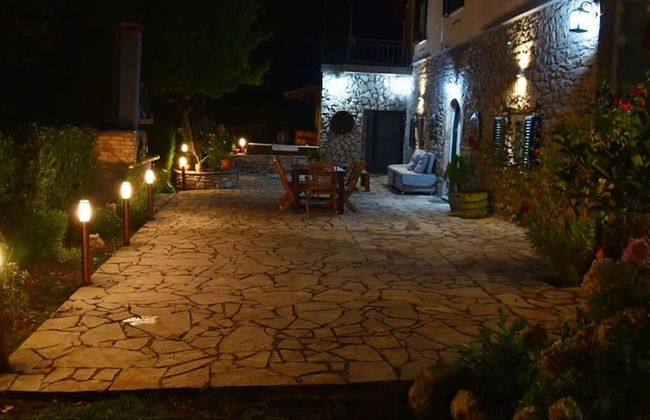 Kalavrita Winter Retreat - Homely Spacious Chalet - Foto 36