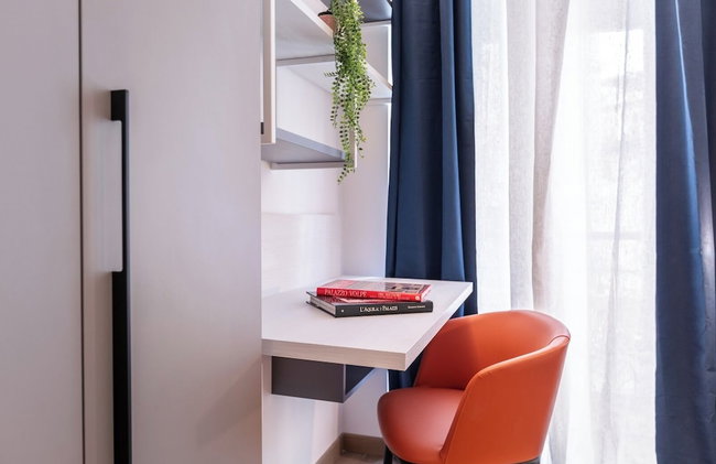 JOIVY Exclusive 2-Bedroom Villa with Private Garden - 5 minutes from the Colosseum - Photo 15