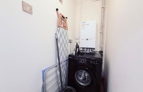 3BR Contractors Stay in Ammanford with Parking and Wi-Fi - Foto 17