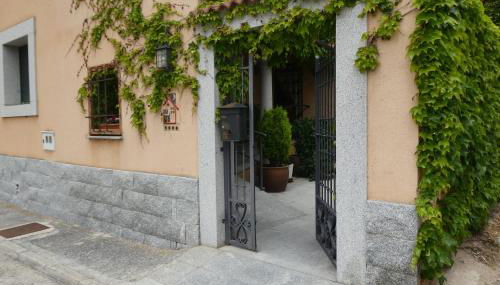 Casa del Portalón - Photo 2