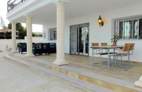 Maison Alriad - Alojamiento familiar tranquilo cerca del mar con jardín, porche y parking privado en el interior de la finca no apto para fiestas - Foto 3