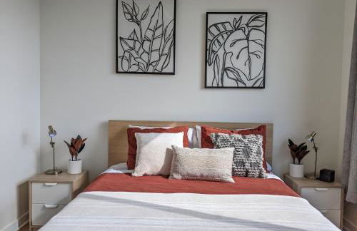 A premier smart condo with parking - Foto 3