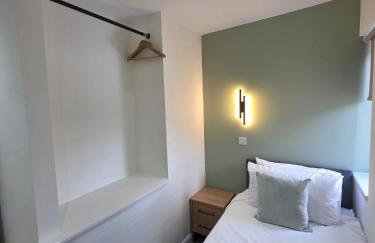 House - Sleeps 4 - Parking - Garden - City Centre - Foto 15