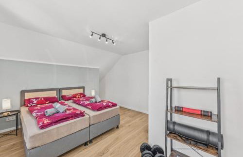 BAT Home Solutions Trierweiler - alles was ein Hotel nicht bietet - 5 Apartments 40 bis 120 qm für bis zu 29 Personen - 5-Raum-Apartment barrierefrei - 60 qm Balkon mit Blick bis Luxemburg - einzeln bis komplett buchbar - 3 Min zur A64 - Foto 33