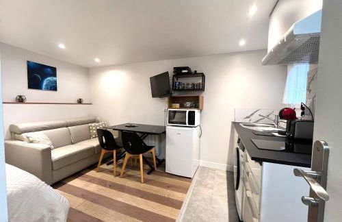 In The Heart Of The City - Cosy Studio - Close to RER - Foto 4