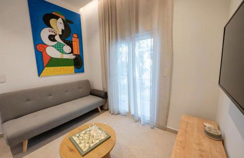 SEMIRAMIS Luxury Apartments - Photo 41