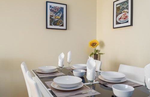 2044-Groundfloor with huge terrace and pools - Foto 10