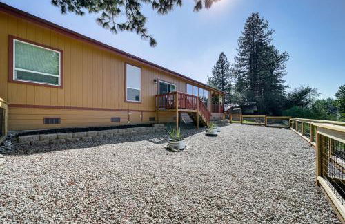 Newport Riverfront Home with Deck and Fire Pit! - Foto 25