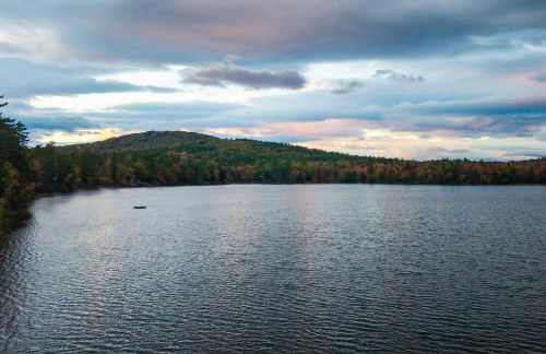 Hot Tub and Private Beach Access! North Conway Home - Foto 43