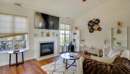 Work, Play & Unwind: Inviting Suffolk Home - Foto 3