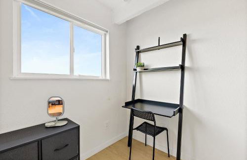 Water & Mountain View Apt - Walk to Waterfront - Foto 17