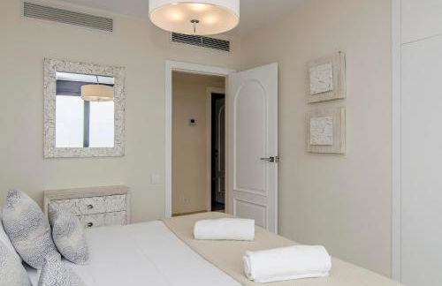 Sitges Spaces Sea View Villa- 6 Bedrooms, 5 bathrooms, 2 private pools, Near center - Foto 15