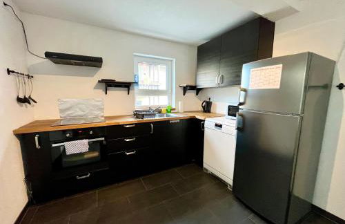 Ganze Wohnung - Parkplatz - Wi-fi - Küche - Balkon - Foto 3