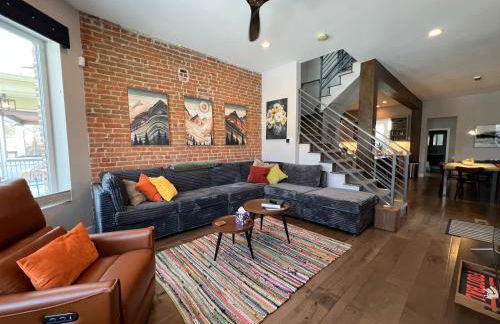 UPTOWN CASTLE - CITY VIEWS - THEATER & CONVENTION DISTRICT! - Foto 6