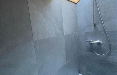 La CHACUNIERE GRAND CHALET ST NICOLAS DE VEROCE, PRES DES PISTES - Photo 2