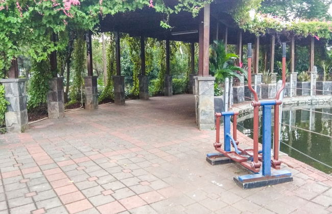 Furnished Green Pramuka City 2BR Apartment near Mall - Foto 19