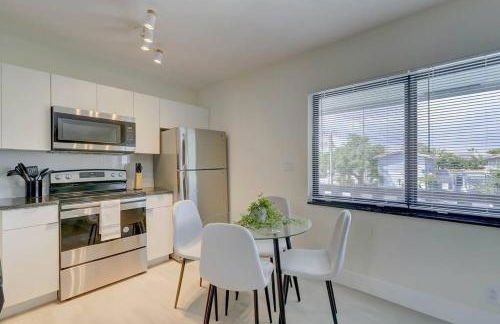 2BR Coastal Getaway! - Foto 22