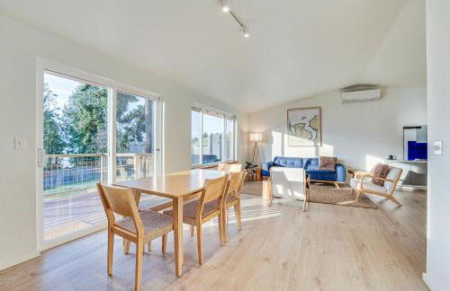 Port Townsend Escape with Deck, Bay and Mountain Views - Foto 8