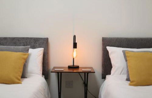 Stunning Coach House with two bedrooms and parking - Foto 37