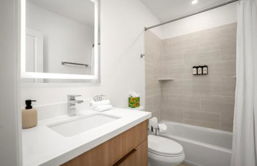 Gated Resort, 2 Homes, 9BR Ensuites, Slps27, Pool - Photo 54