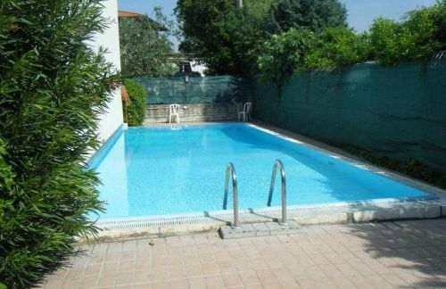 Residence MokyD13-piscina, WiFi, giardino,garage - Foto 8