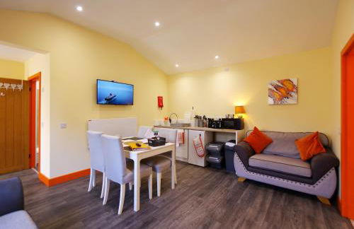 Fun holiday lodges in historic walled garden near Falkirk, Heart of Scotland Holidays - Foto 69