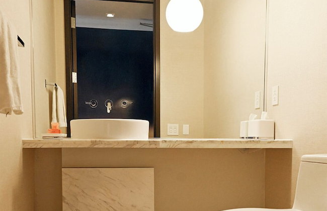 Strip View Luxury Studio No Resort Fee Palms Place - Foto 42