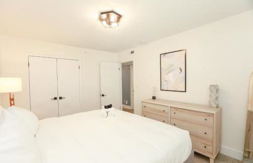 Sojourn's Harborage Jellyfish Suite Near Beach - Photo 20