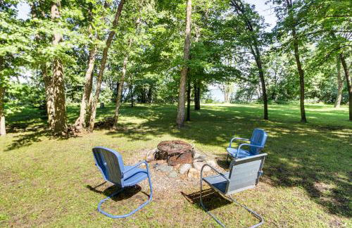 Charming Getaway Rustic Cabin on West Battle Lake - Foto 2