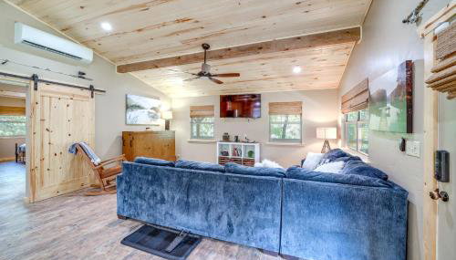 Clayton Cabin with Wraparound Deck Steps to Lake! - Foto 4