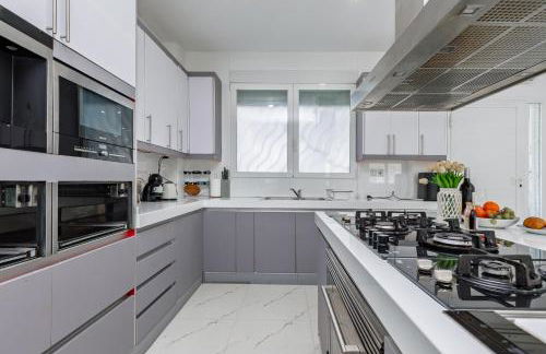 Casa Familiar 9 Pax, Smart TV, Centro, Playa, Café, AC - Foto 11