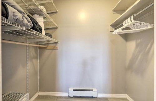 Centrally Located South Hill Apartment with Smart TV - Photo 20