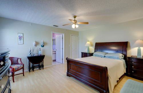 Bright Titusville Retreat with Lanai - WFH Friendly! - Foto 20
