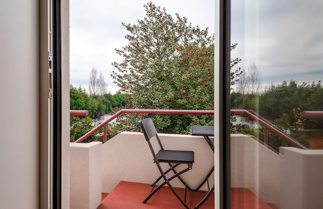 Acm034 Bombarda Homes, Spacious 1BR w/ Balcony - Photo 3