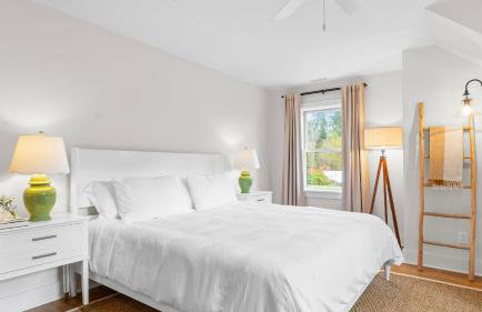 Modern Berkshires Farmhouse w Porch Fireplace Views Beaver Creek by AvantStay - Foto 28