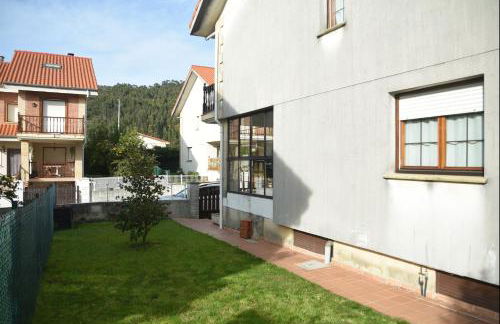 Chalet en urbanización con piscina - Foto 5