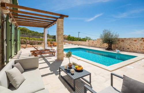 Villa Cavalleria Rusticana with heated pool and vineyard - Photo 54