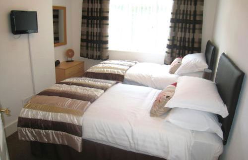 Arden Hill Farmhouse - Hot Tub, Snooker Table, Sleeps 16 - Foto 18