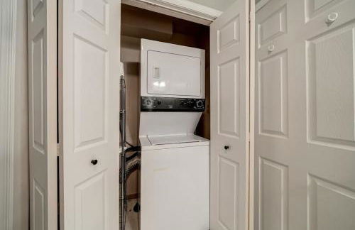 King Beds with Hot Tub Arcade & Golf Course View - Foto 32