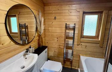 The Alpaca Cabin - Photo 19