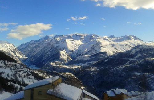 Studio Cabine Rénové au Pied des Pistes avec Balcon - Auris en Oisans - FR-1-297-157 - Foto 2