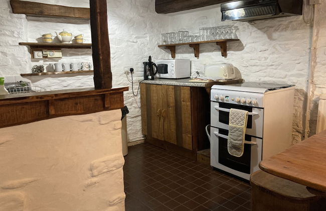 Relax in Mountain View Cottage at Cwmiar Farm - Photo 5