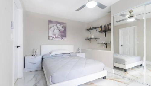 Modern Lakefront Home - Photo 5