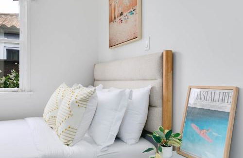 Mar Vista Beach Escape 2BR with Relaxing Yard - Foto 21