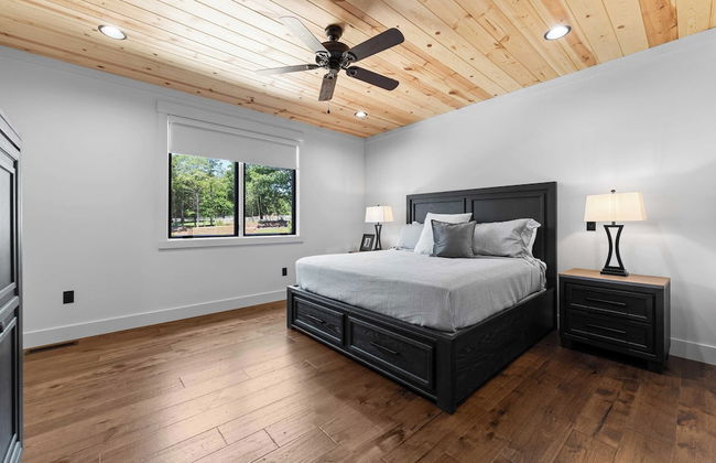 Blue Heron & Gray Fox by Avantstay 2 Lakefront Homes, Sleeps 44 Pool, Dock, Theater - Foto 26