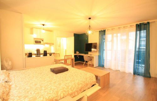 Luxe Neuf - 8mn pied RER C-Paris-Eiffel Tower, Parking Rue Gratuit, Balcon Privé, Matelas Bultex 160x200, Ascenseur, Hôpital d'Arpajon - Foto 1