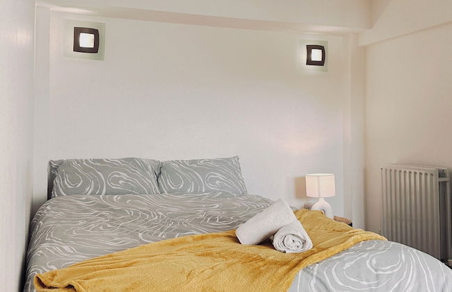 Beautiful 2-bed Apartment in London - Photo 4