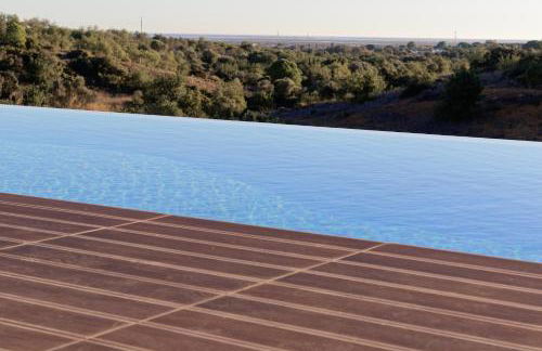 Tower Villa w Infinity Pool - Photo 1