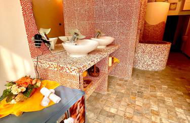 Dormi nella SPA privata con letto ad acqua, sauna, doccia emozionale e kneipp - Foto 48