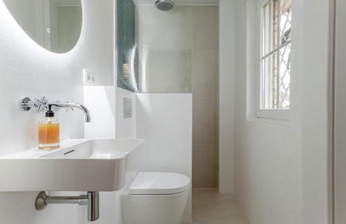 Idyllisches, neu renoviertes Haus mit Steg am See - Photo 4